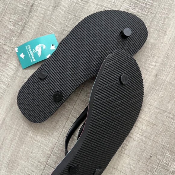 COCoNeNe Hawaiian Flip Flops/Slippers - Picture 3 of 3